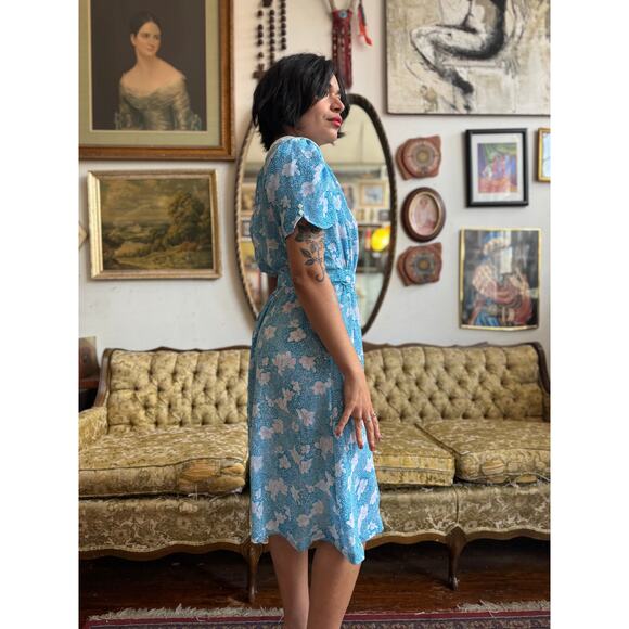 60s Rockabilly Blue and White Floral Dress w Belt Size Size Medium - Picture 5 of 6